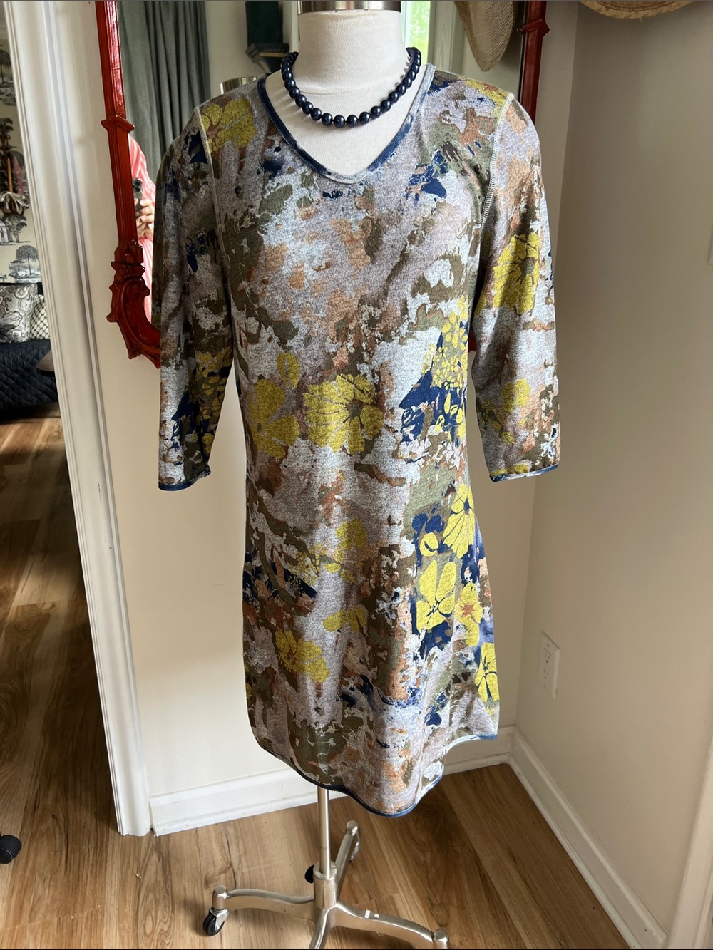 V-Neck Floral Midi Reversible Knit Long Sleeve Dress size small